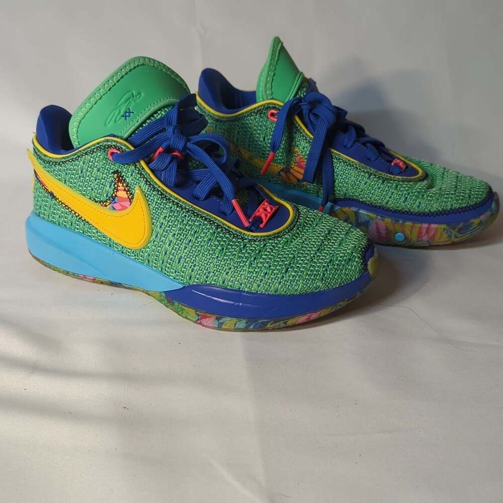 Nike LeBron James XX 20 SE GS Kaleidoscope Green Kids Youth size 6